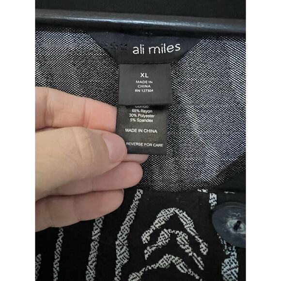 ALI MILES Black Artsy Abstract 3/4 Sleeve 3 Button Art To Wear Top SIZE XL - Picture 4 of 9